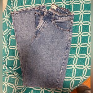 Abercrombie & Fitch The 90s Relaxed Jean High Rise